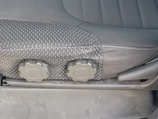 Vehicle image 32 of 38