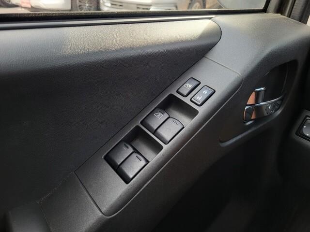 Vehicle image 29 of 38