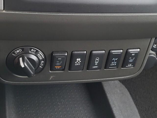 Vehicle image 36 of 38
