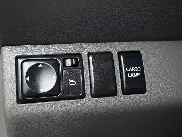 Vehicle image 37 of 51