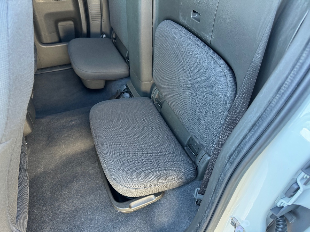 Vehicle image 13 of 16