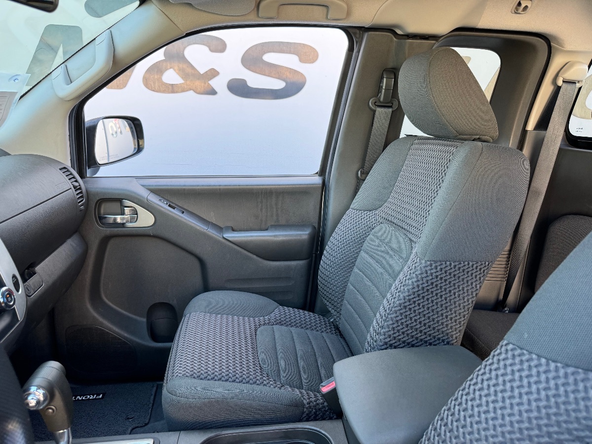 Vehicle image 14 of 16