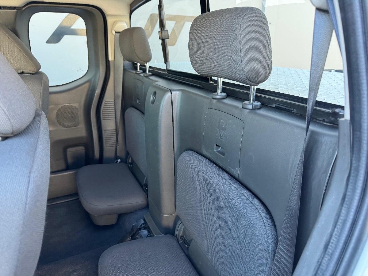 Vehicle image 12 of 16