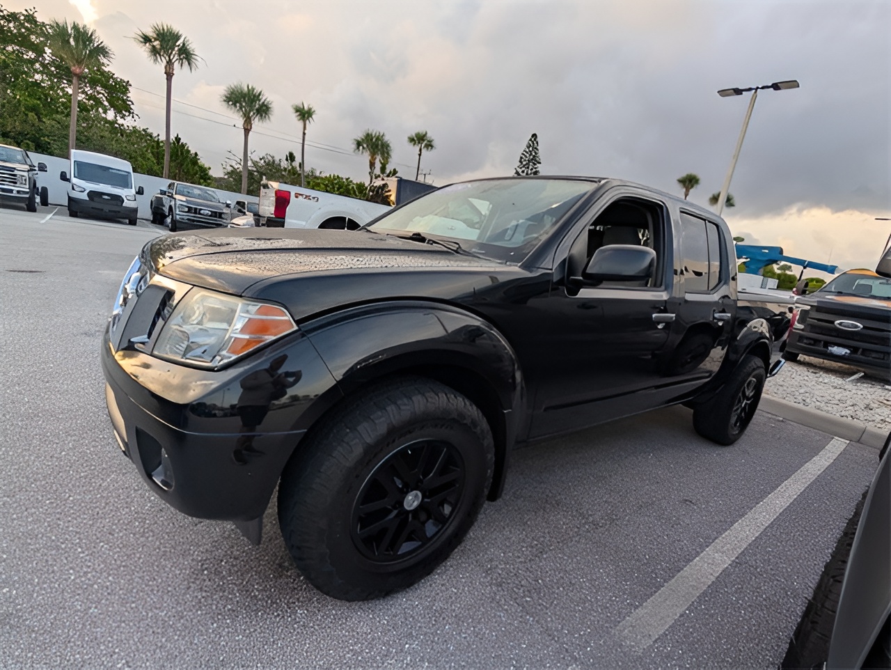 Vehicle image 24 of 28