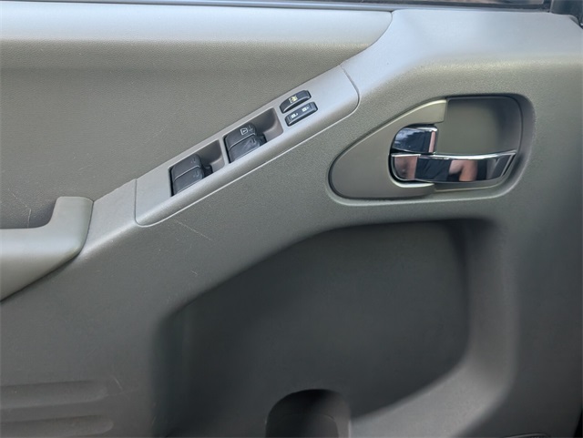 Vehicle image 23 of 28