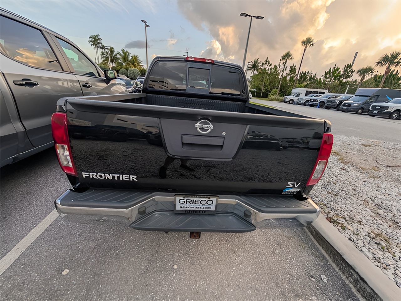 Vehicle image 27 of 28