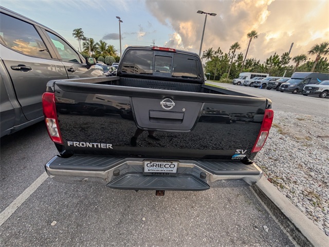 Vehicle image 4 of 28