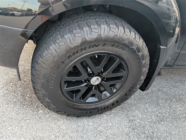 Vehicle image 6 of 28