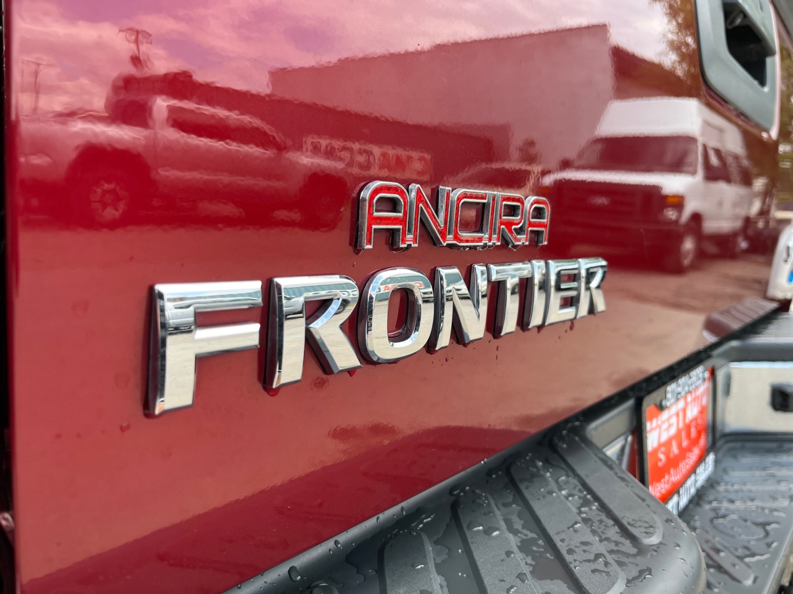 Vehicle image 25 of 37