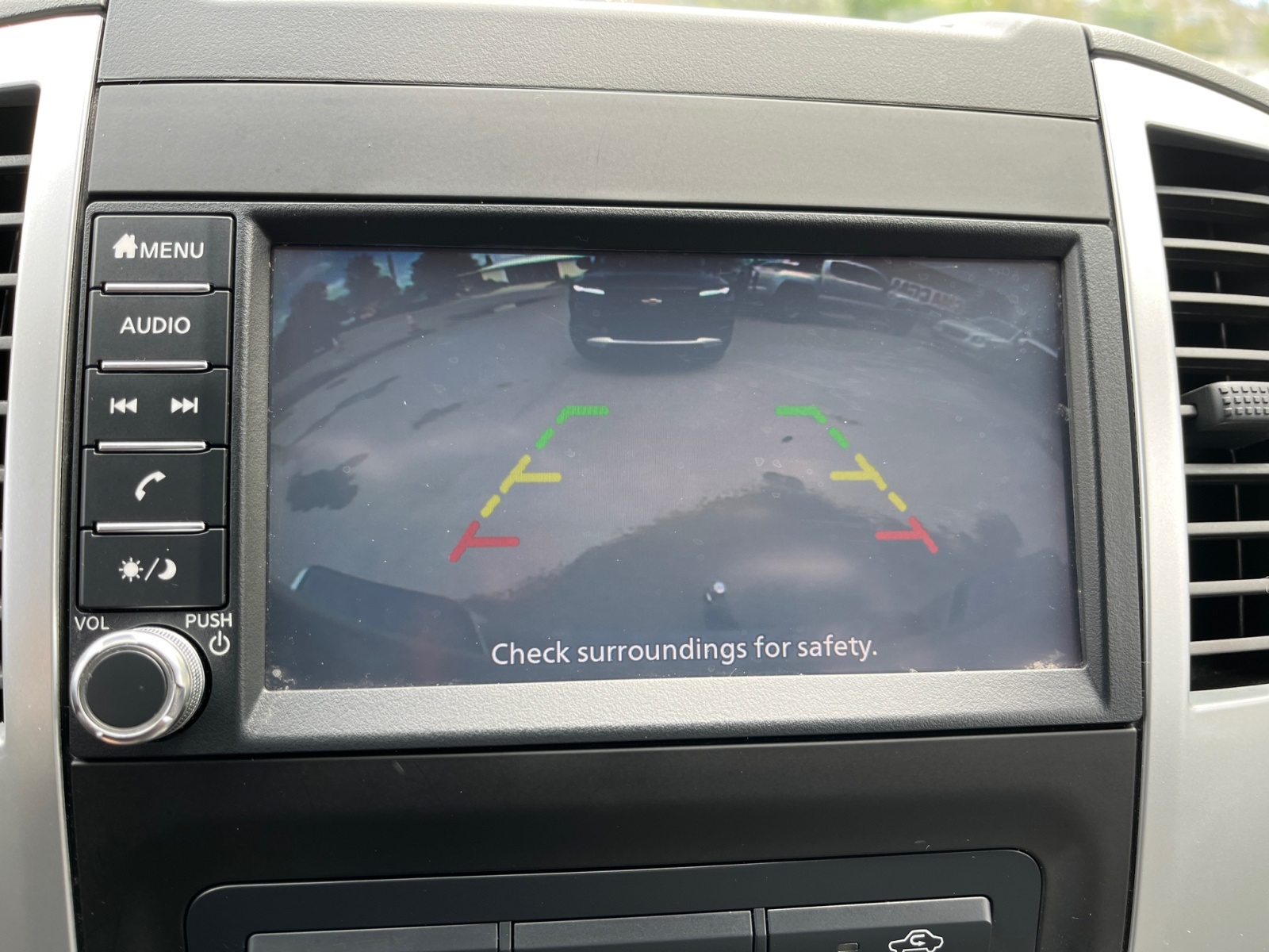 Vehicle image 21 of 37