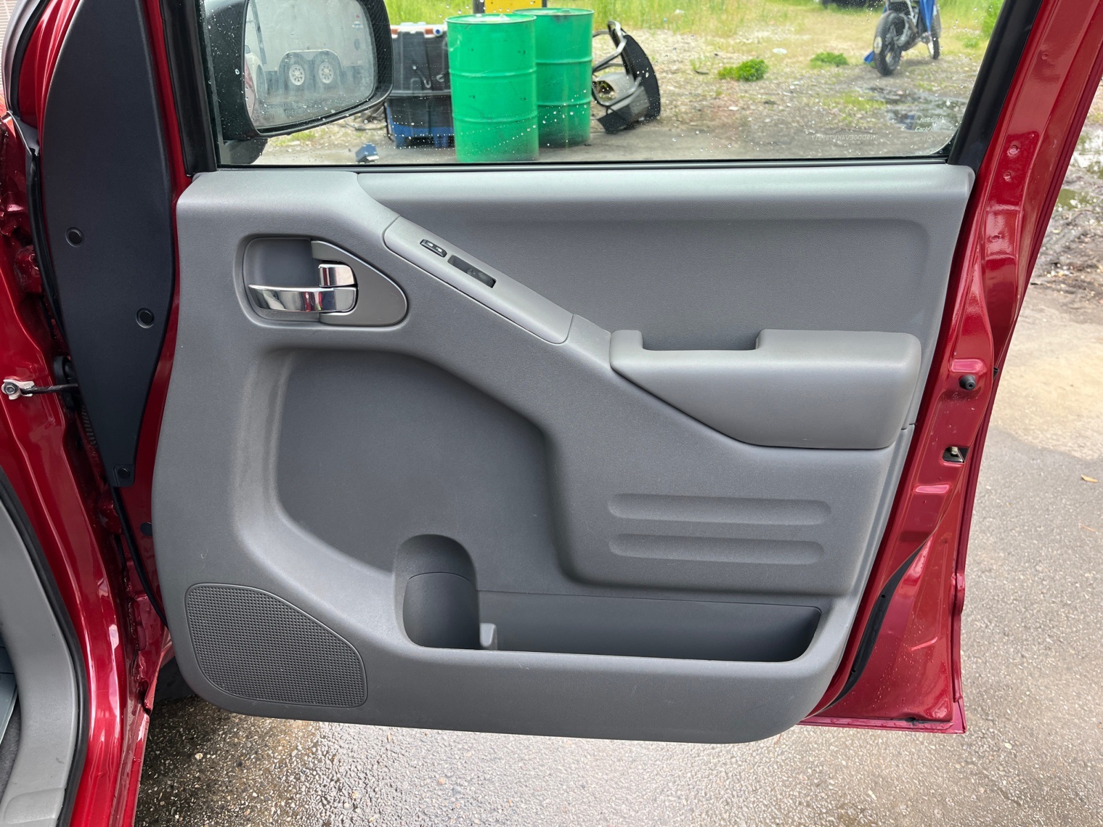 Vehicle image 17 of 37