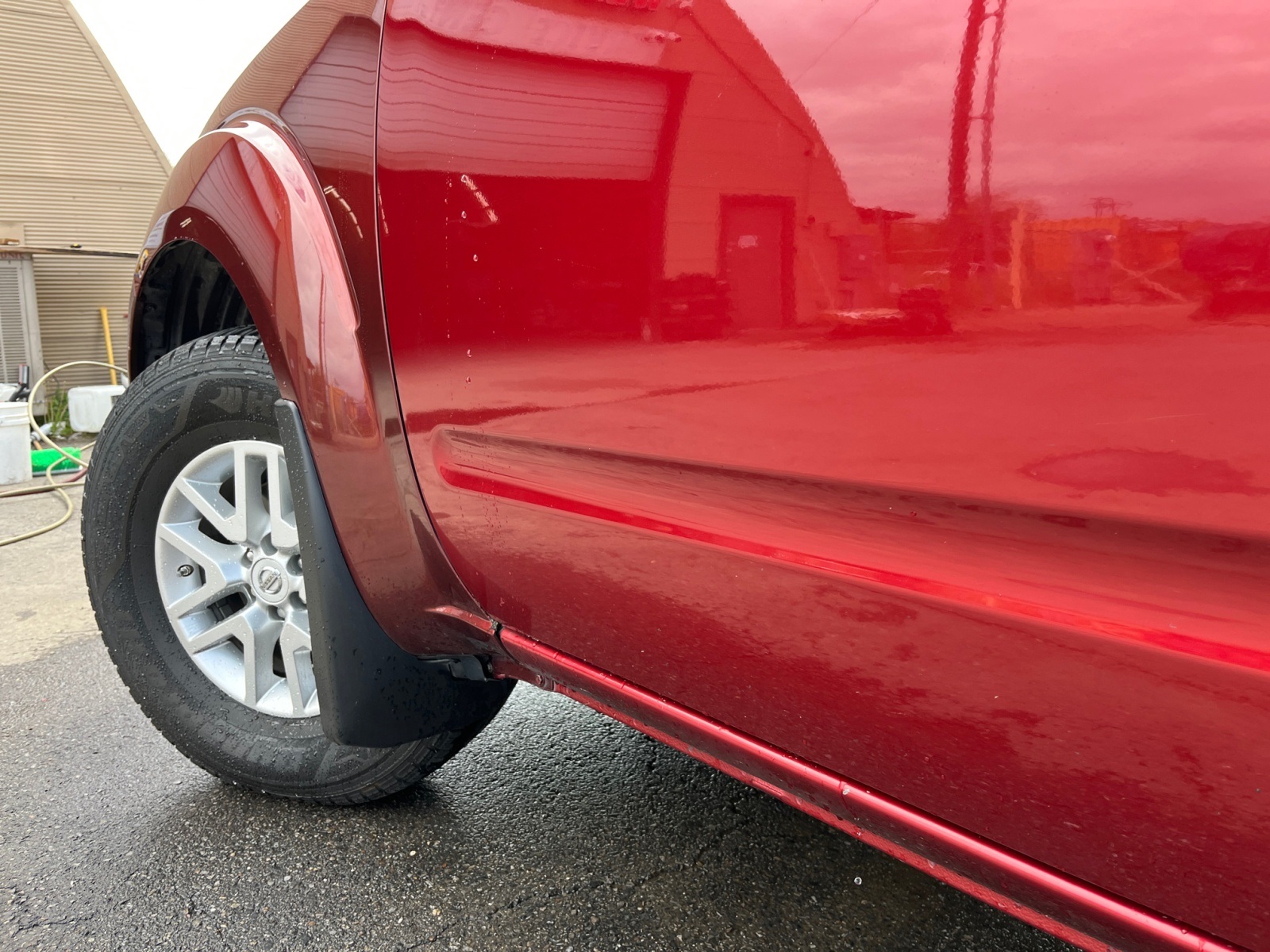 Vehicle image 27 of 37