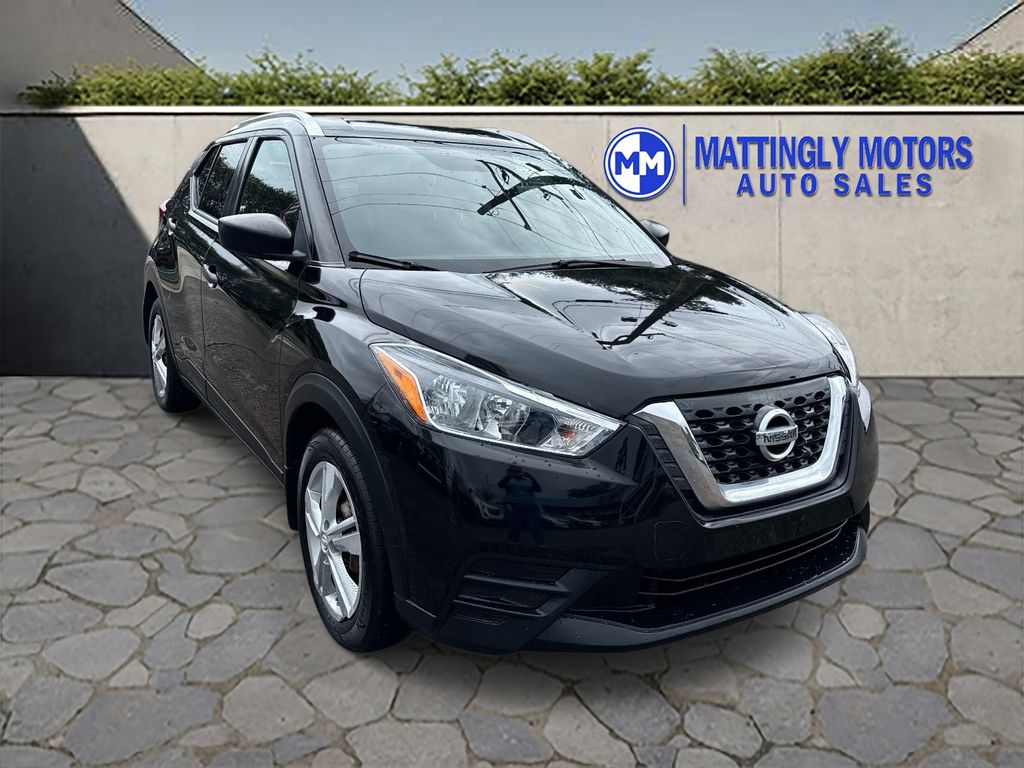 2019 Nissan Kicks S Image 2 of 29