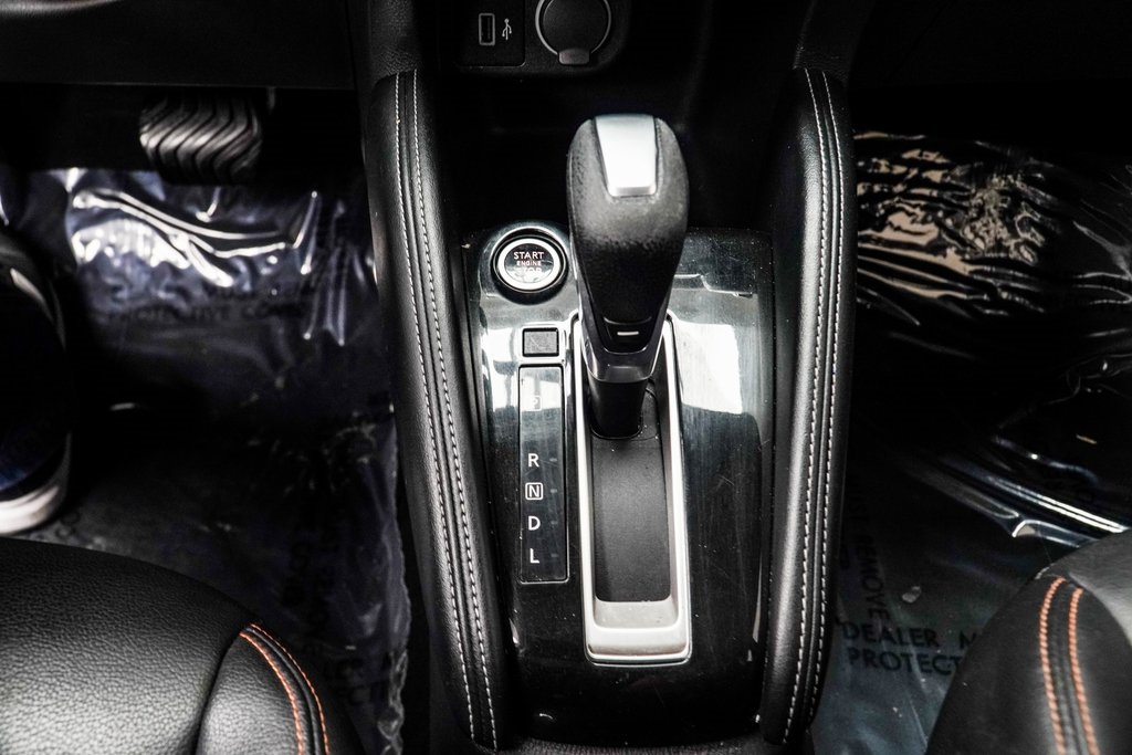 Vehicle image 18 of 32