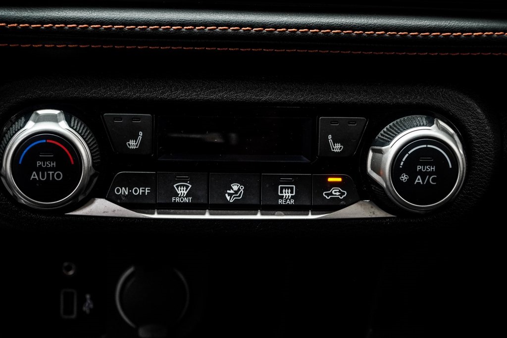 Vehicle image 19 of 32