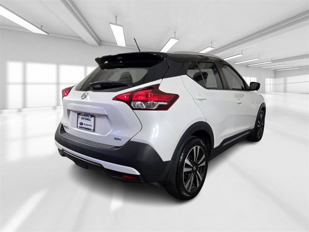 Vehicle image 4 of 29