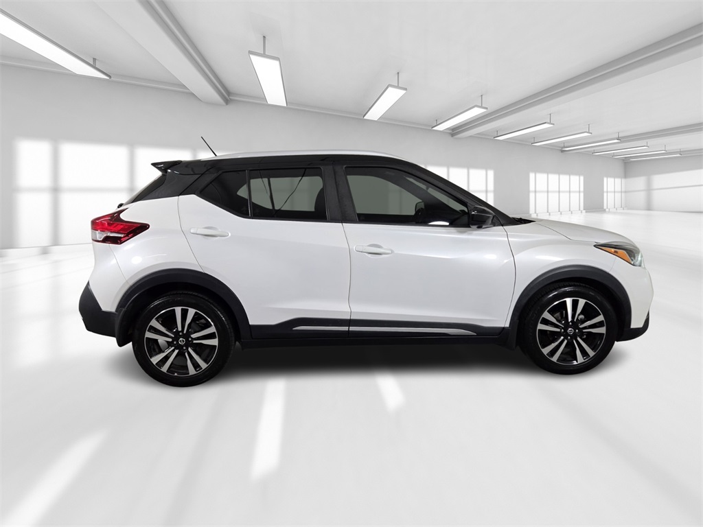Vehicle image 3 of 29