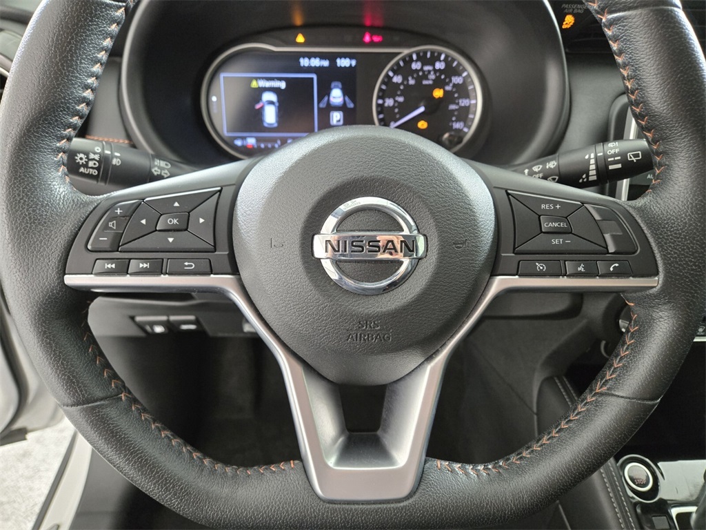Vehicle image 19 of 29