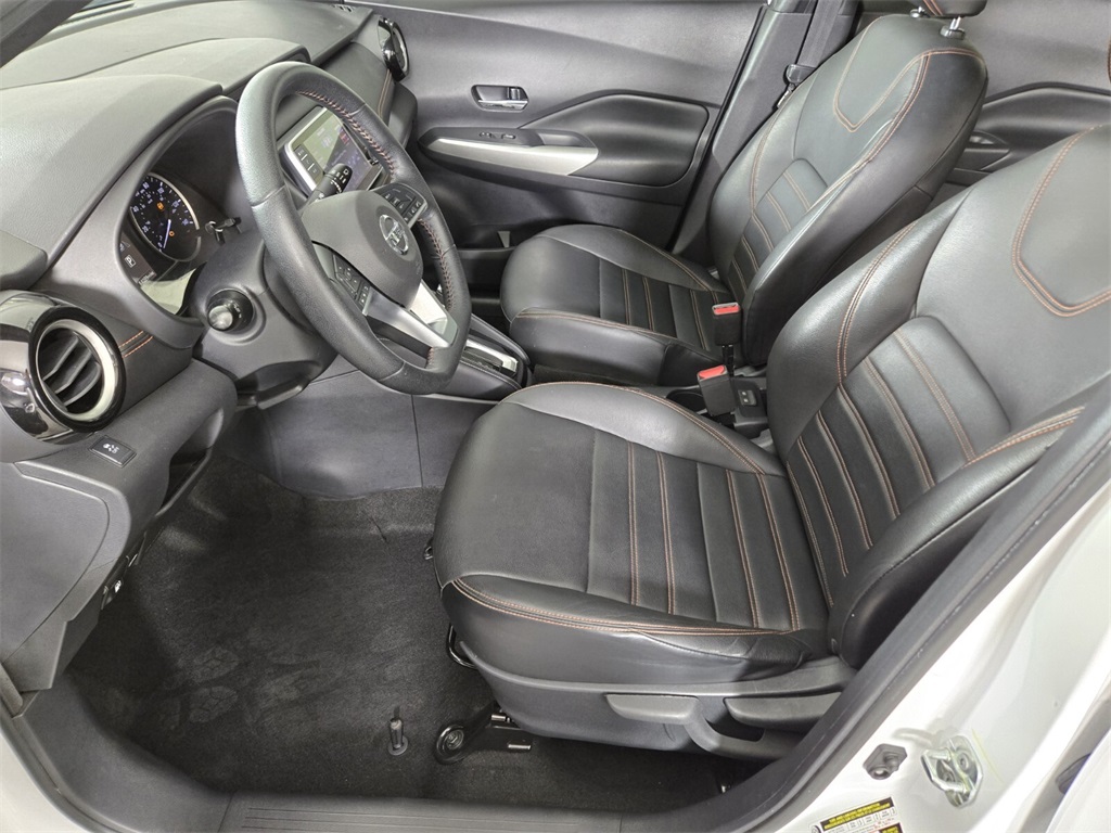 Vehicle image 26 of 29