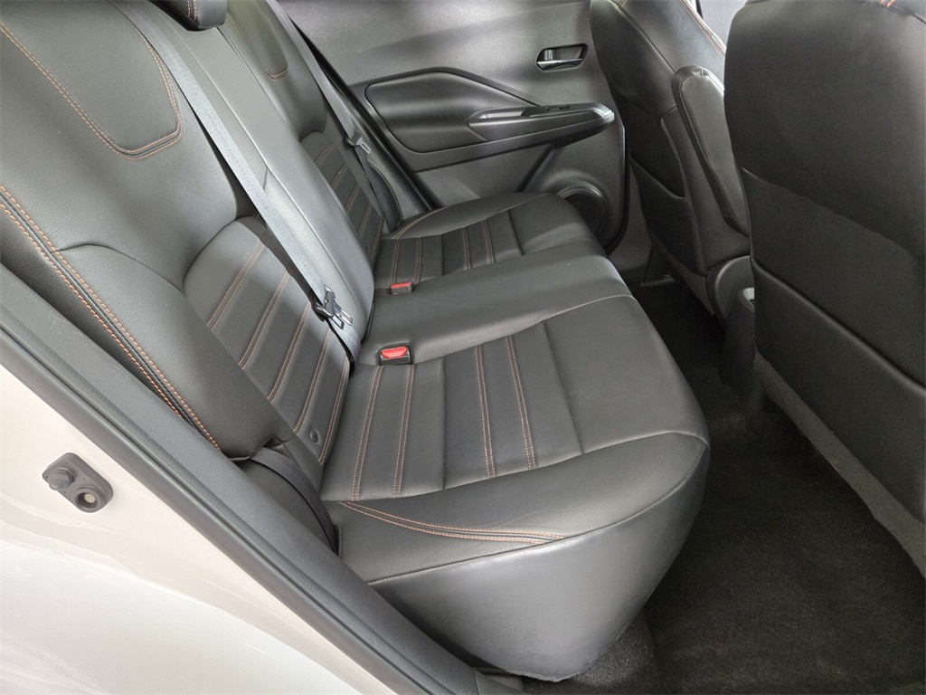 Vehicle image 14 of 29