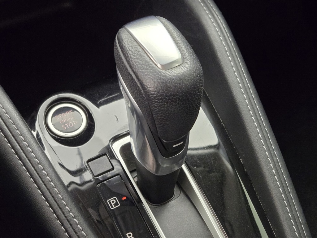 Vehicle image 23 of 29