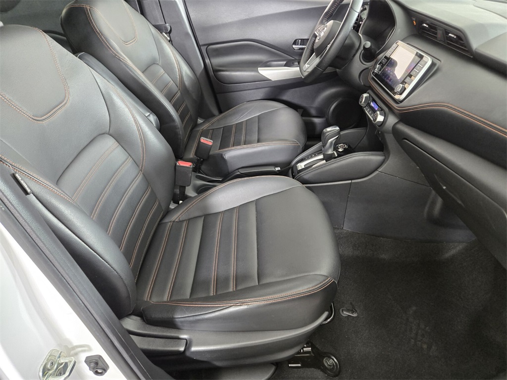 Vehicle image 15 of 29