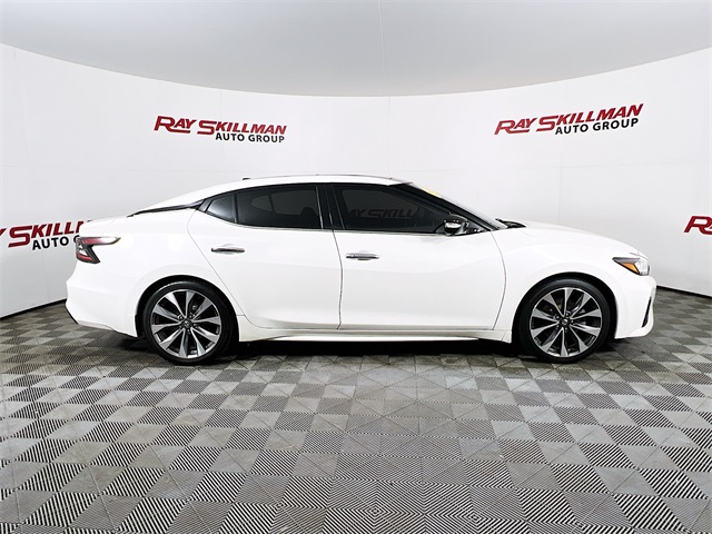 Vehicle image 4 of 38