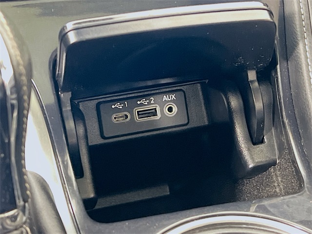 Vehicle image 20 of 38