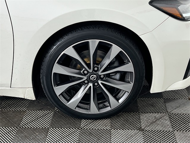 Vehicle image 37 of 38