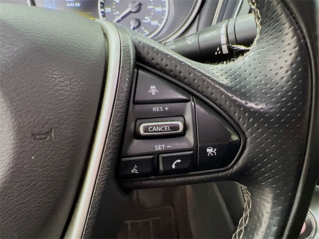 Vehicle image 32 of 38