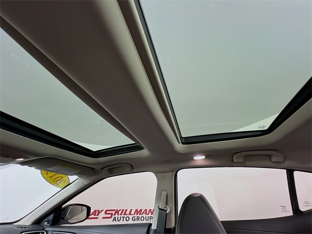 Vehicle image 25 of 38