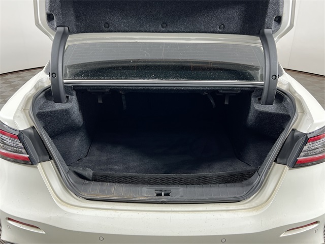 Vehicle image 26 of 38