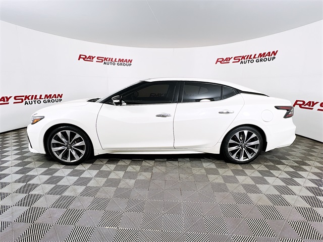 Vehicle image 8 of 38