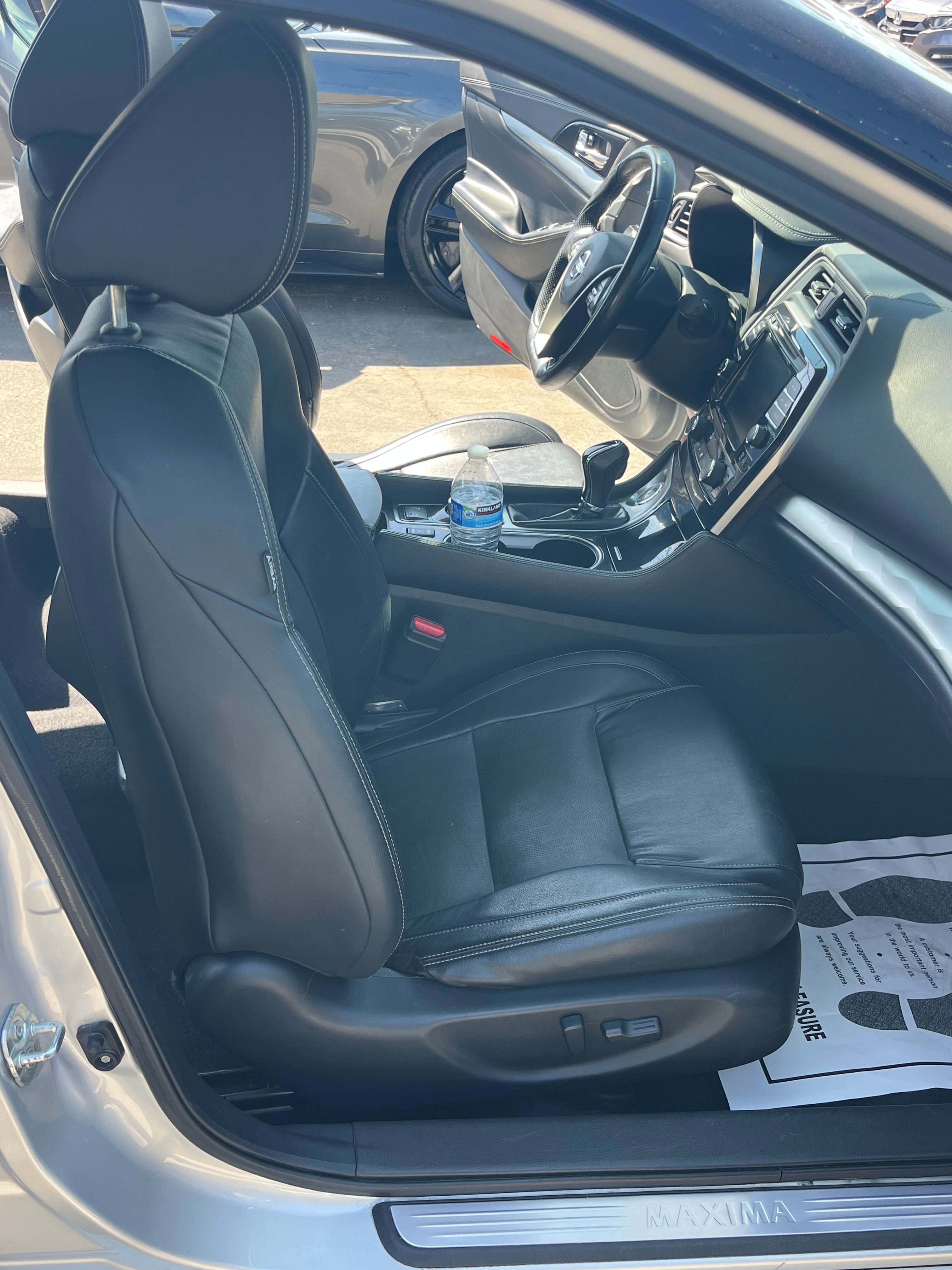 Vehicle image 27 of 74