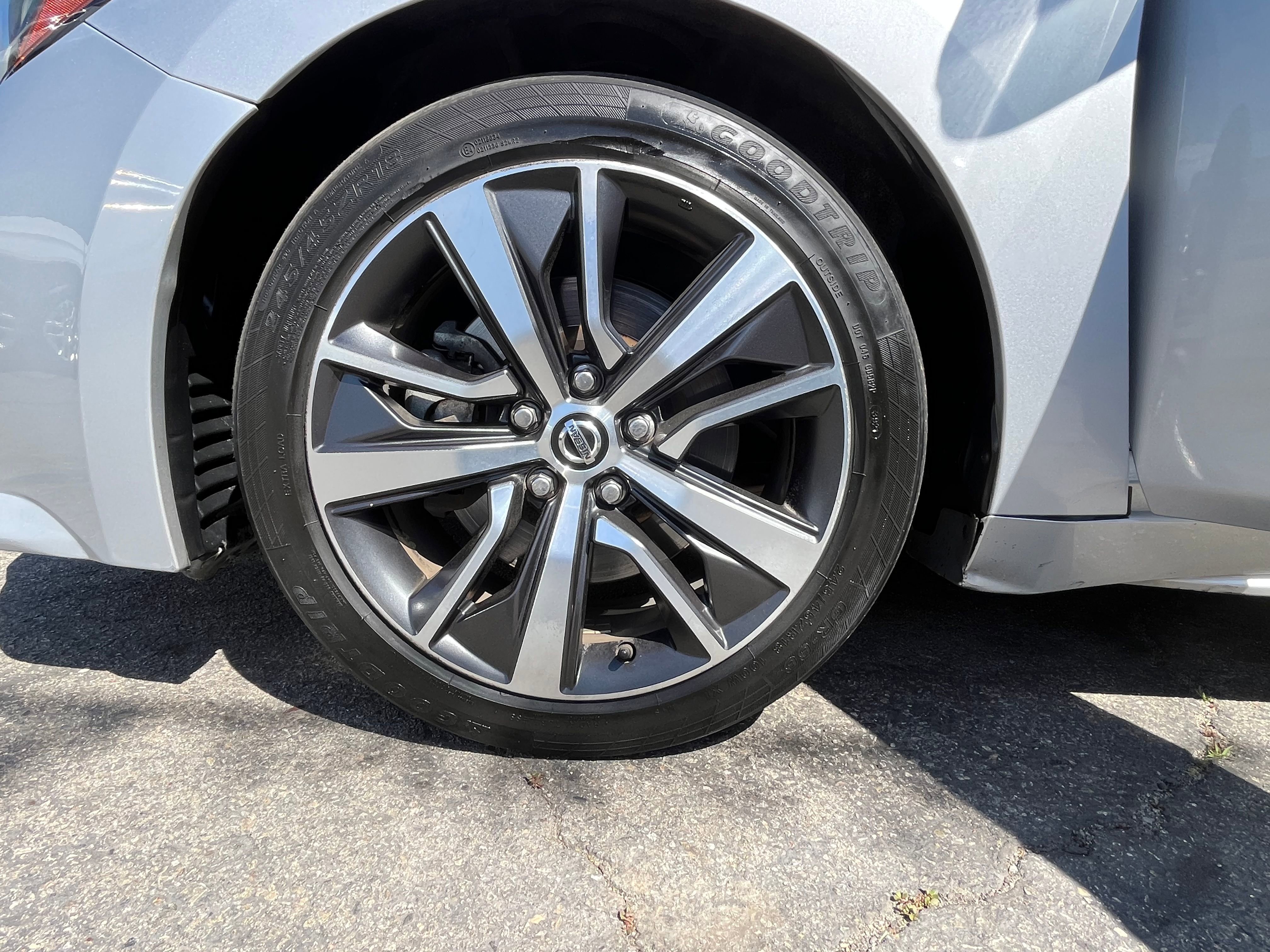 Vehicle image 54 of 74