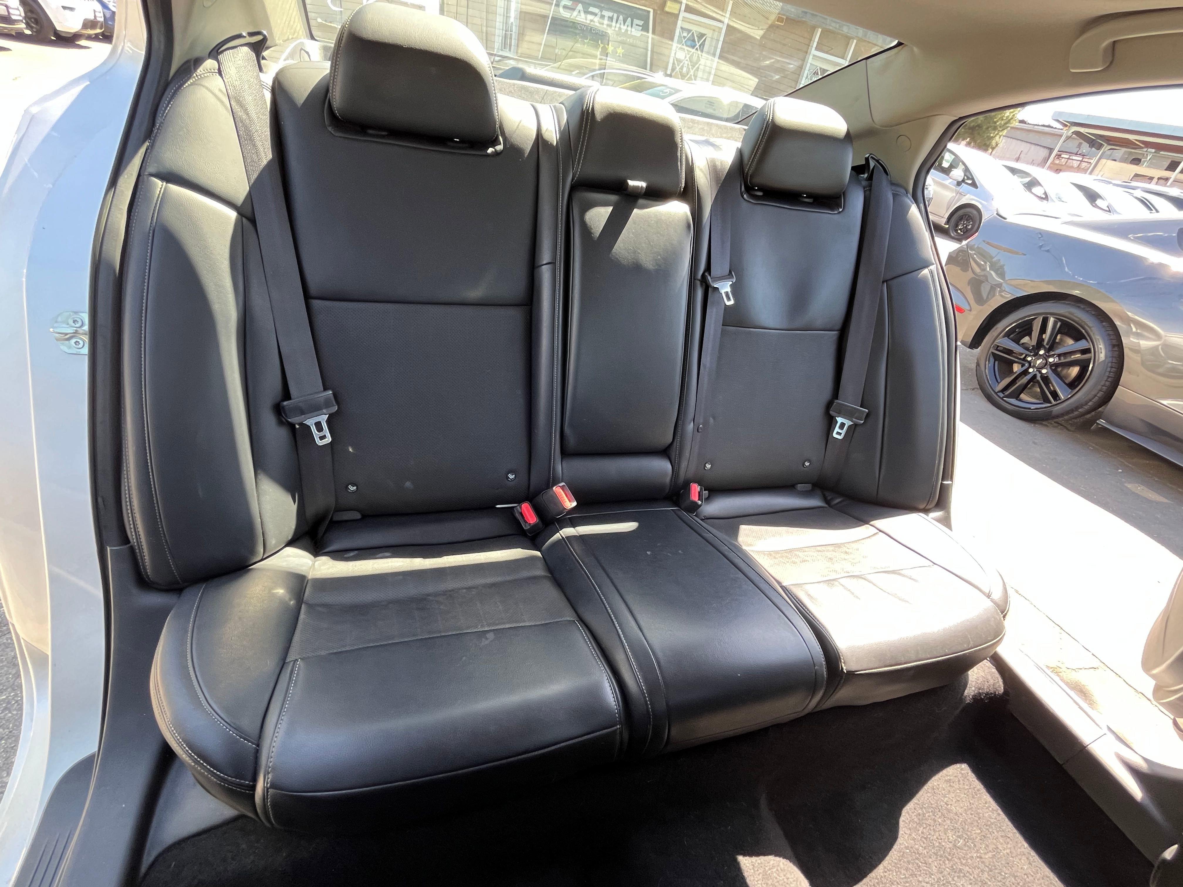Vehicle image 71 of 74