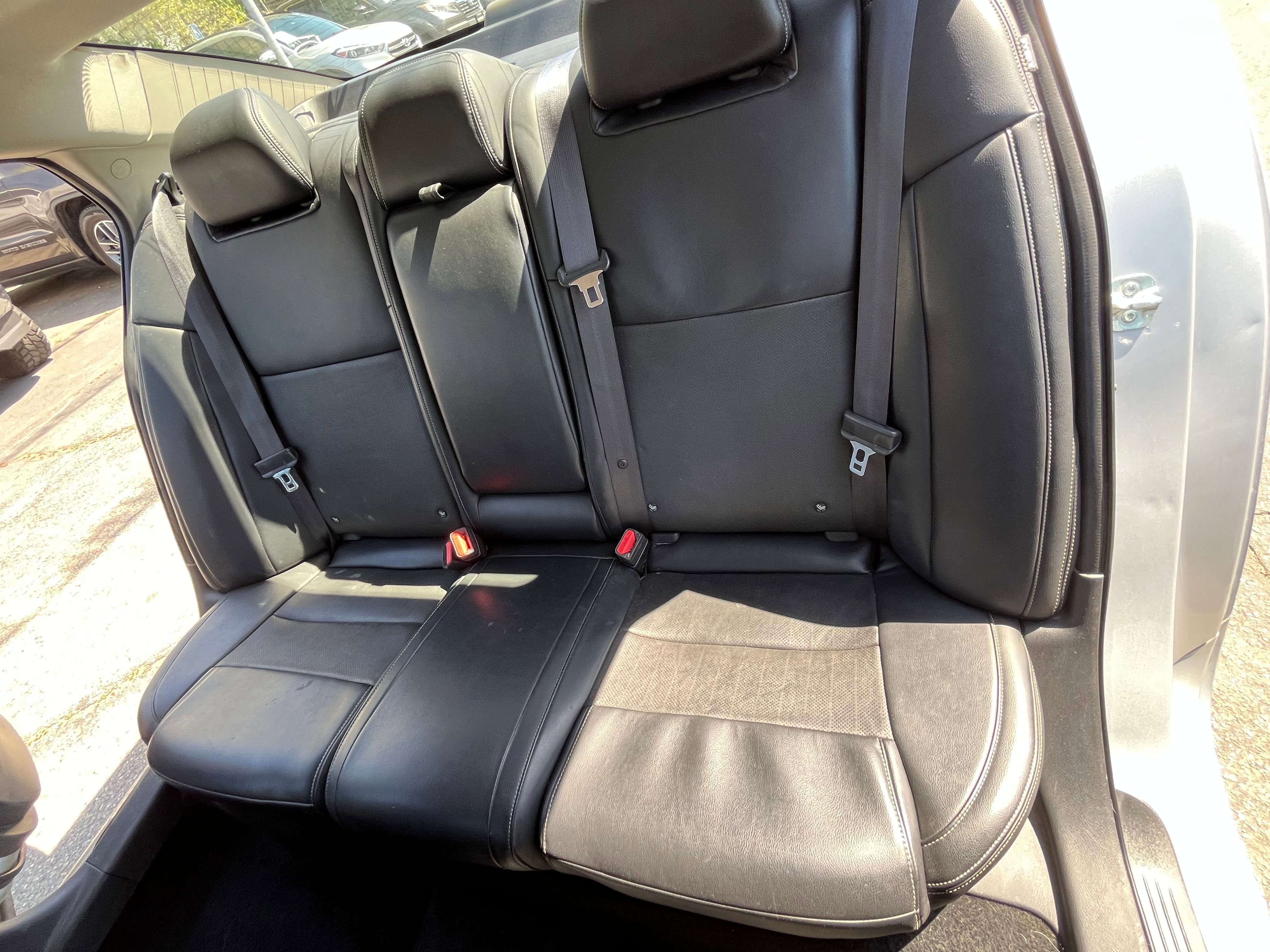 Vehicle image 70 of 74