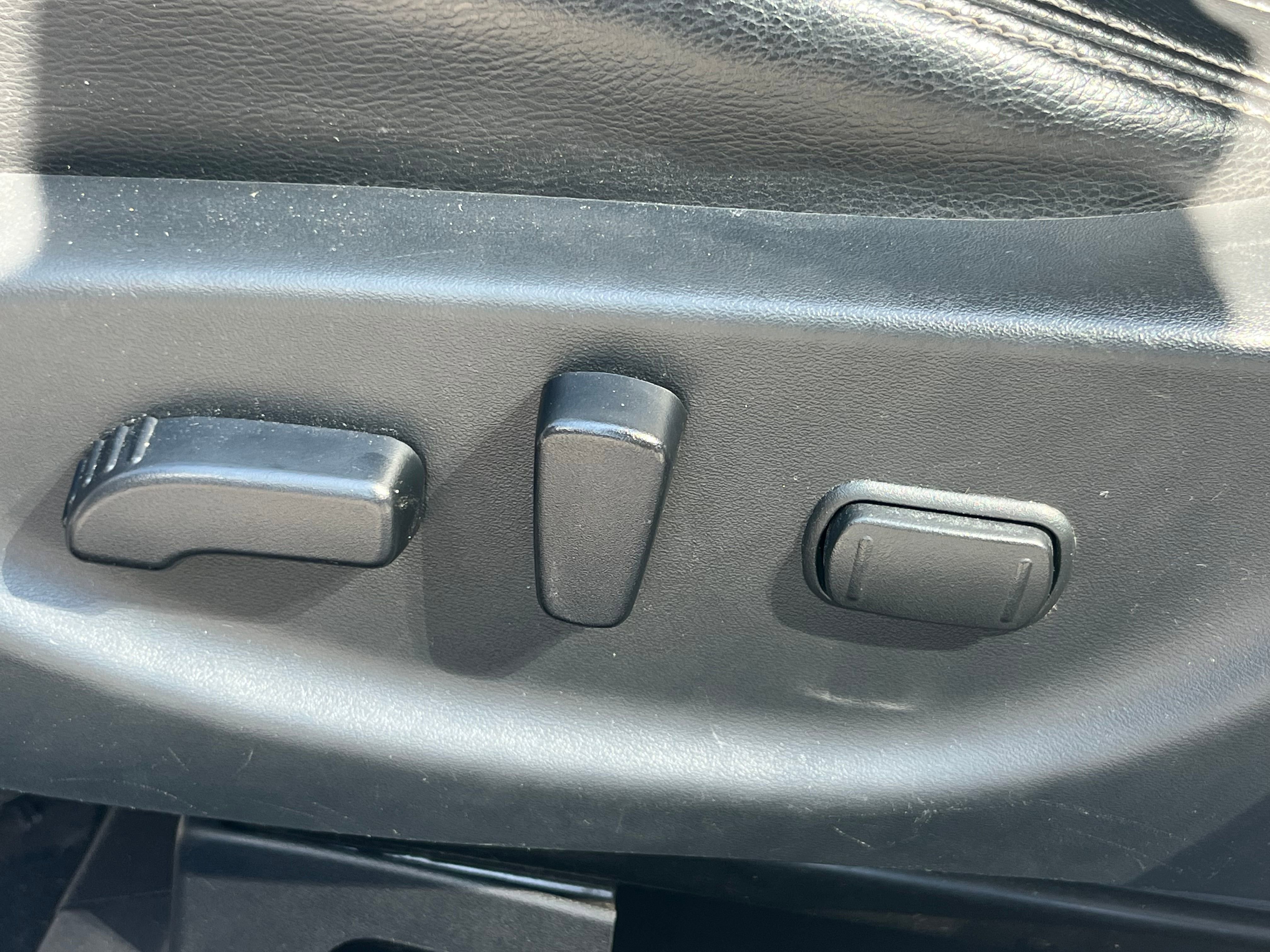Vehicle image 24 of 74