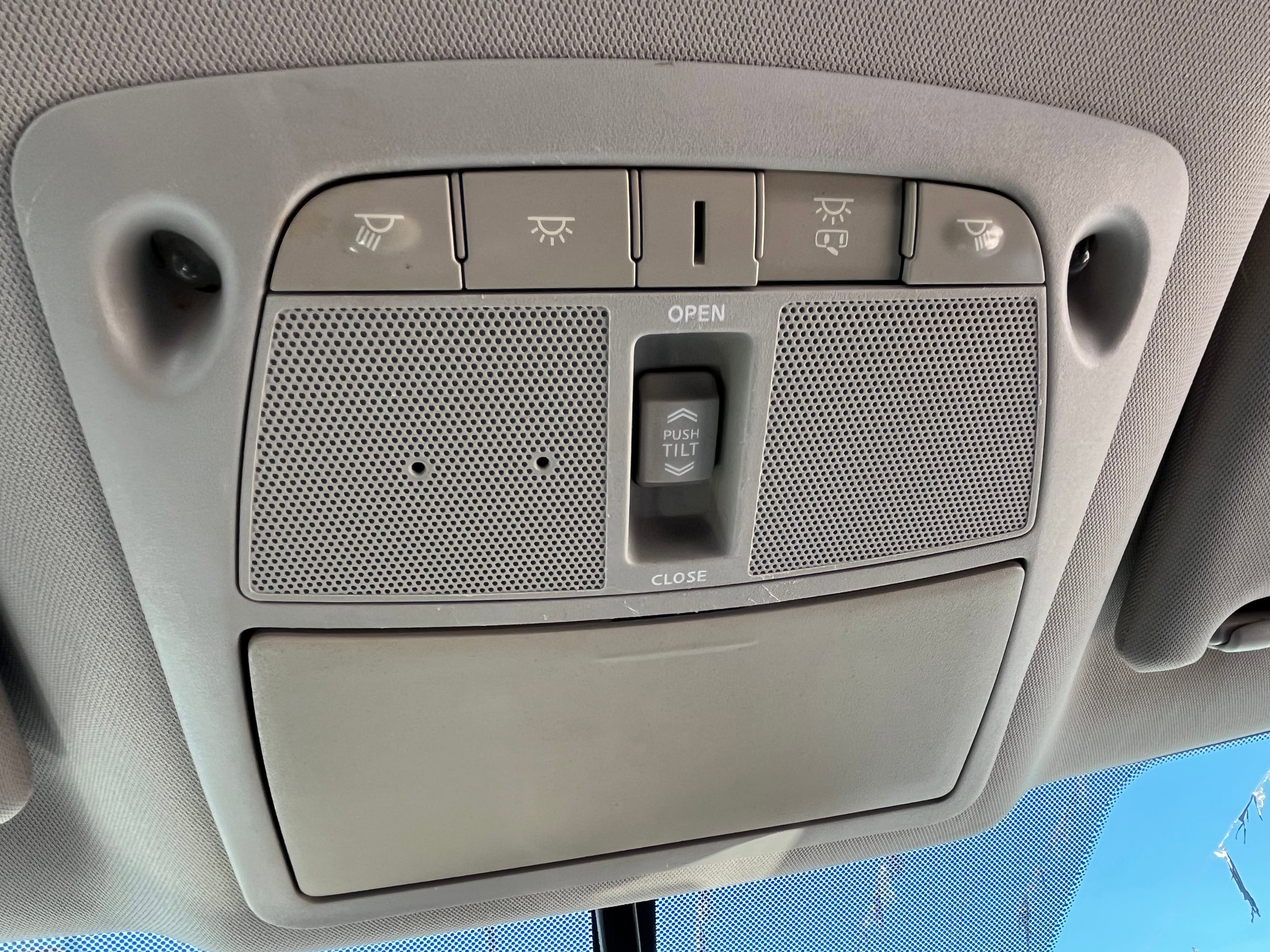 Vehicle image 61 of 74