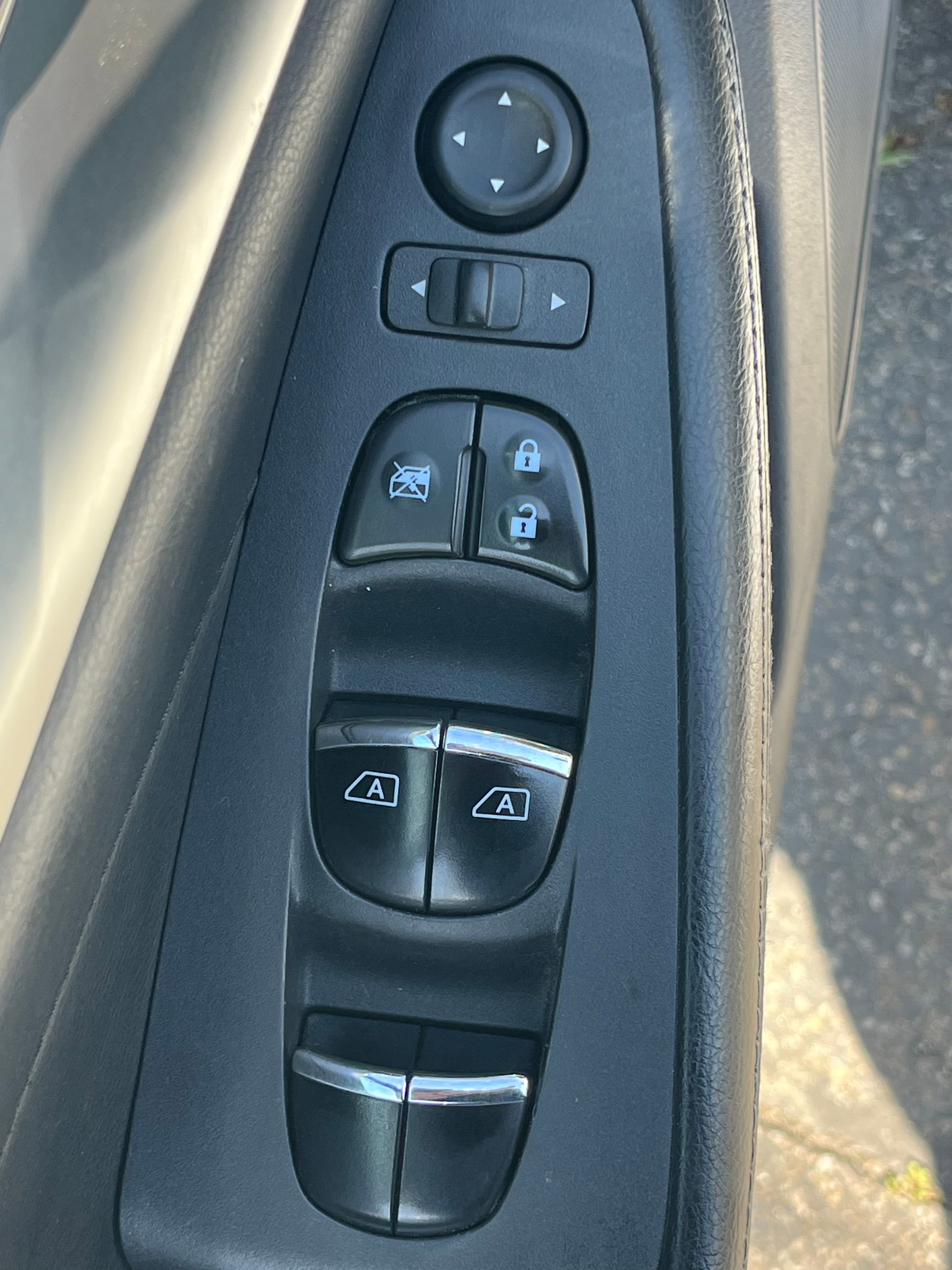 Vehicle image 15 of 74