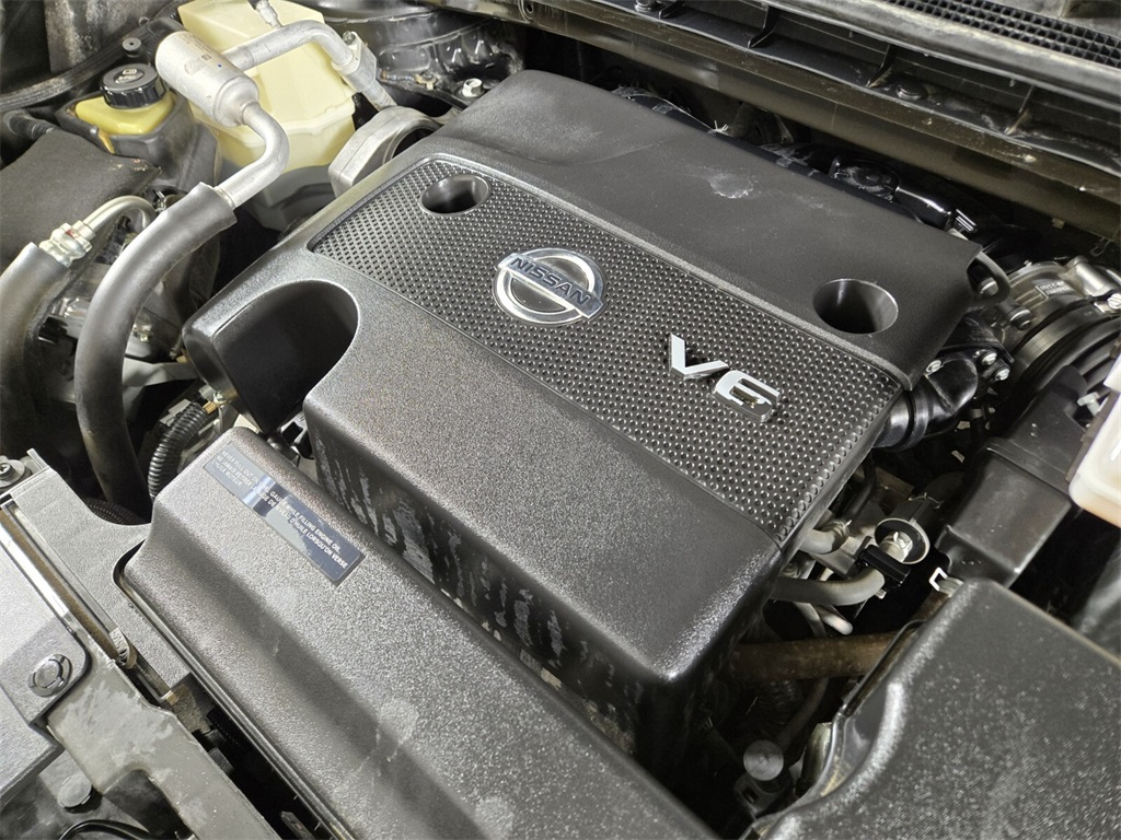 Vehicle image 21 of 39