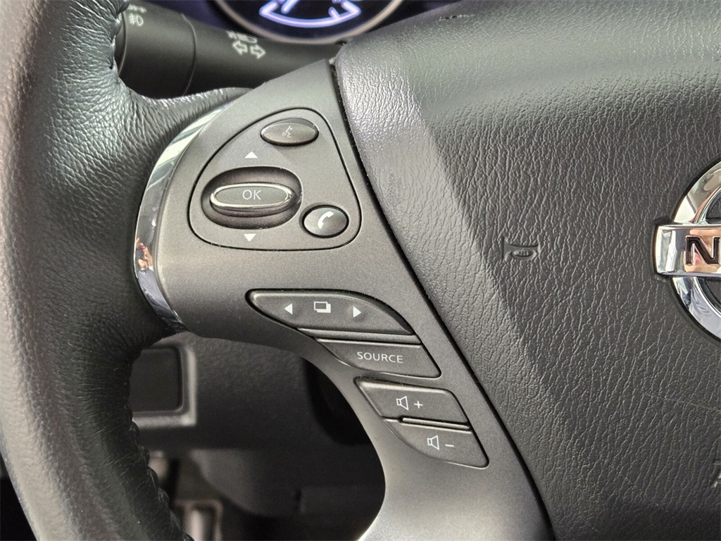 Vehicle image 26 of 39