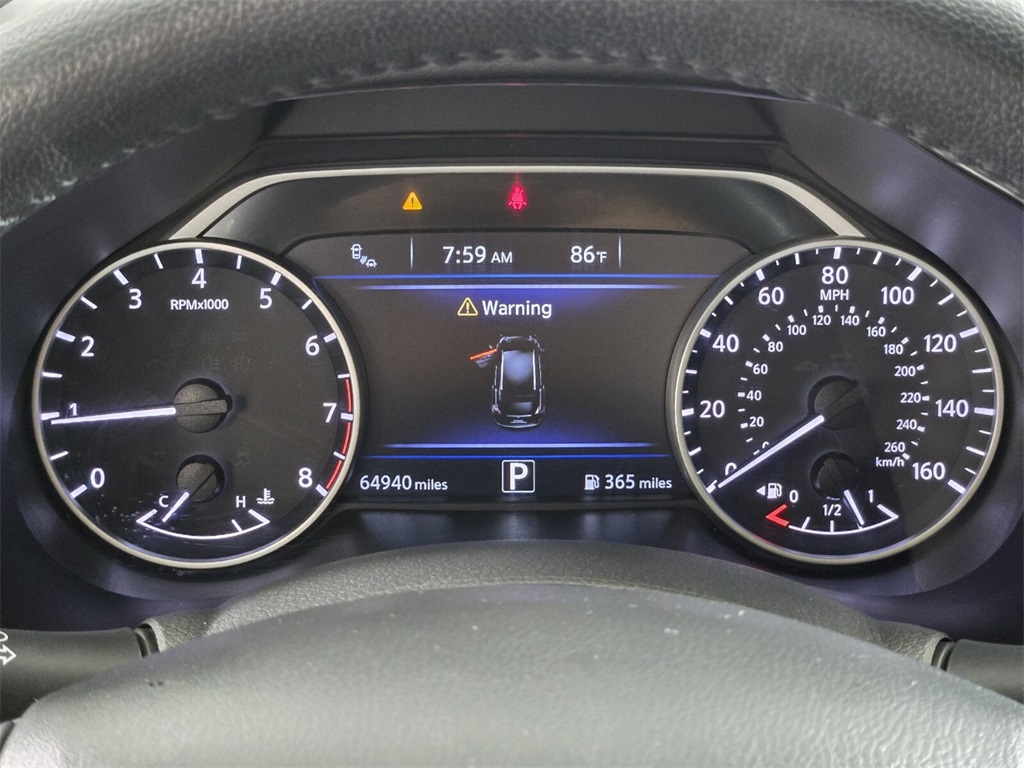 Vehicle image 33 of 39