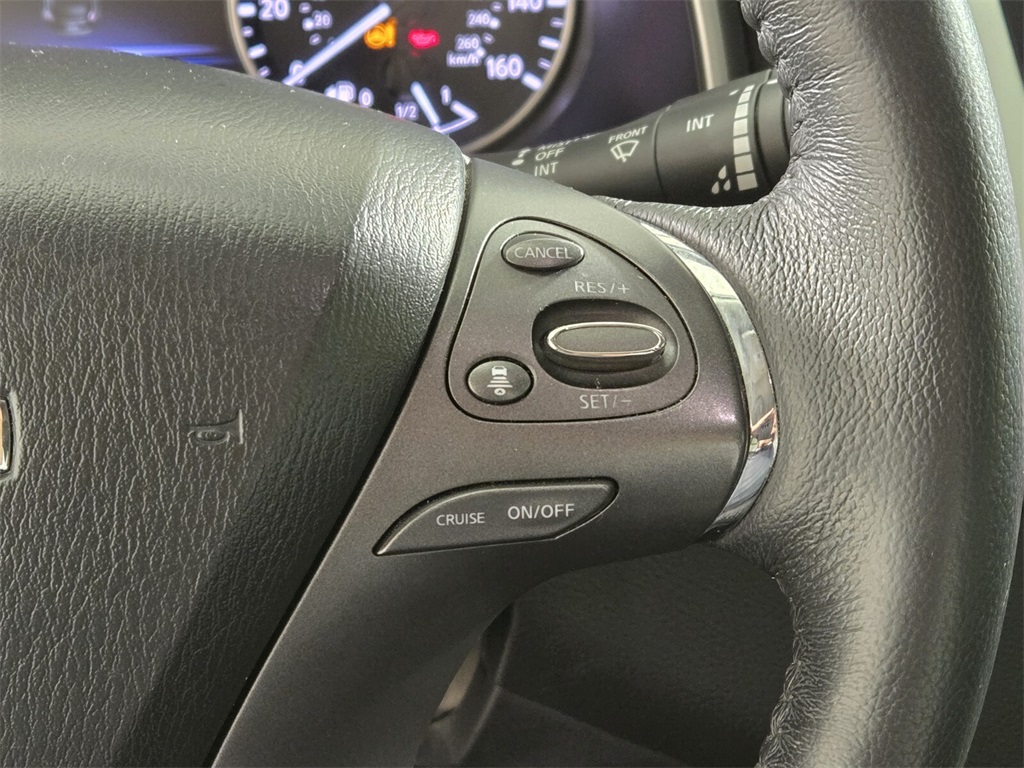 Vehicle image 27 of 39