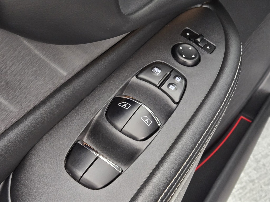 Vehicle image 23 of 39