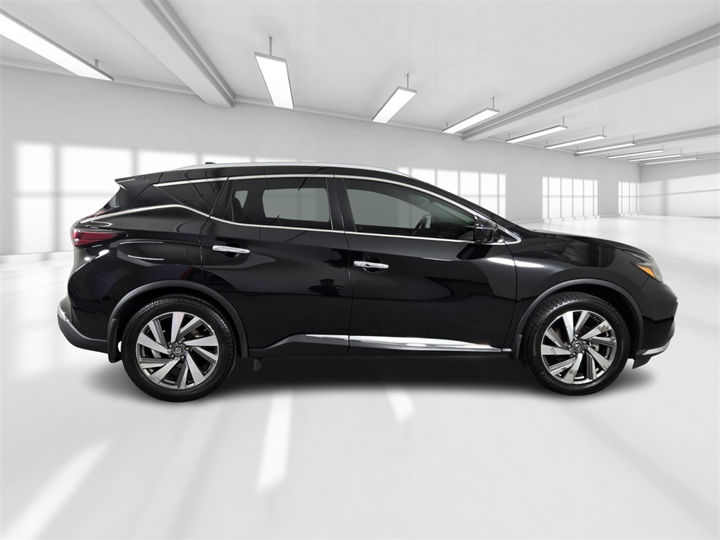 Vehicle image 3 of 39