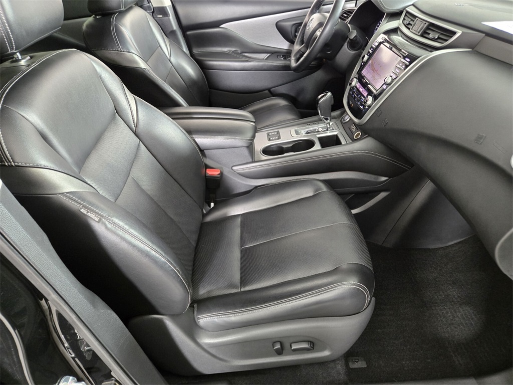 Vehicle image 18 of 39