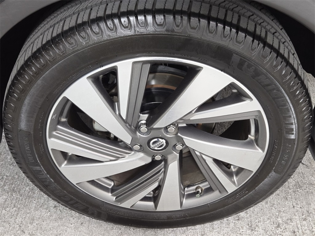 Vehicle image 12 of 39