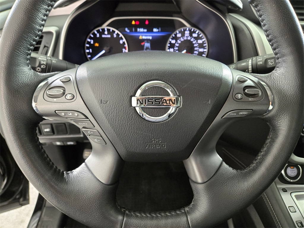 Vehicle image 25 of 39