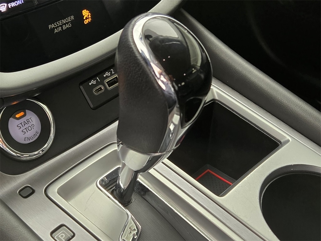 Vehicle image 31 of 39